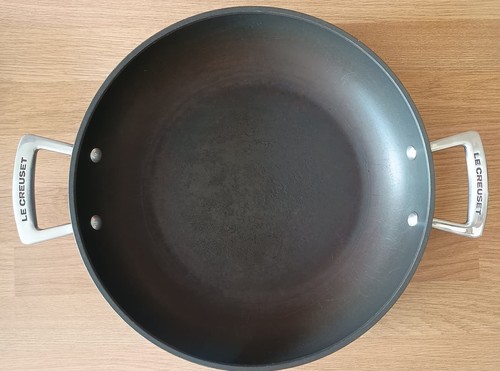 Creuset toughened non stick - non,