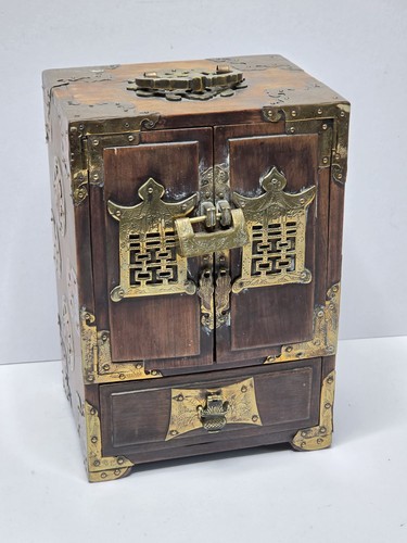 Vintage wood chinese jewelery - vintage,