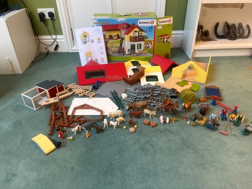 Schleich farm play set - play,