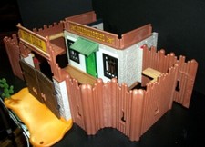 Playmobil # 3023 Western FORT EAGLE Fort nearly complete + 10 Accessories