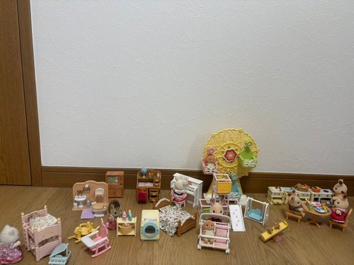Sylvanian families figures - families,