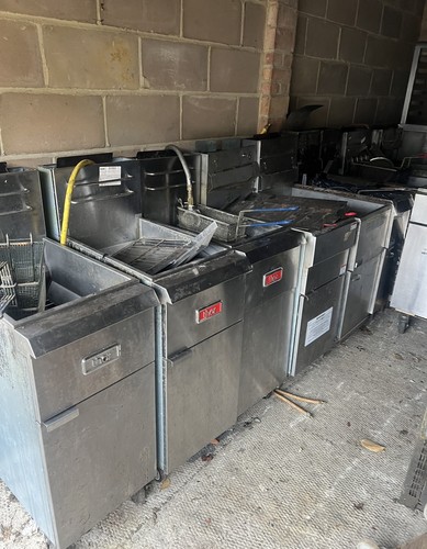 Twin tank gas fryer - fryer, pitco