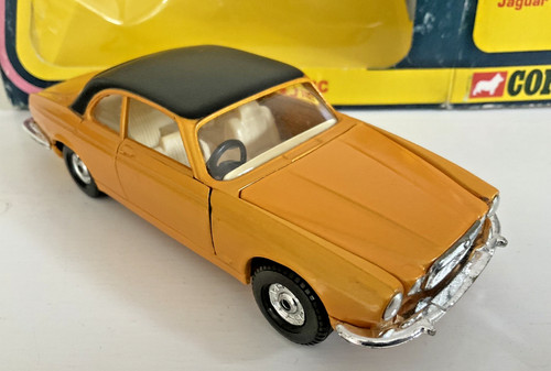 Corgi toys 286 jaguar xj12c - toys,