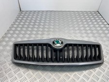 2011 SKODA OCTAVIA FRONT BUMPER MAIN GRILLE GENUINE 1Z0853651C