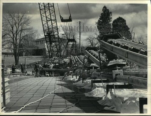 1985 press photo falls - falls, bridge