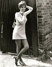 Suzy Kendall 11" x 8.5" inch