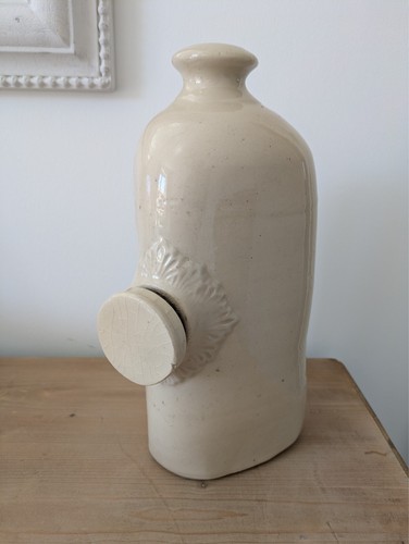 Vintage cream stoneware - cream, 'pig'