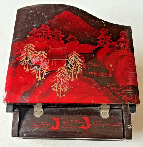Musical lacquered grand - lacquered, piano