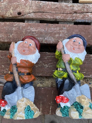 Concrete garden ornament - ,