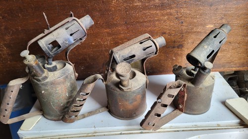 Three vintage blow torches - ,