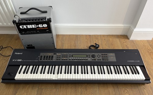Roland music synthesizer - xv-88,