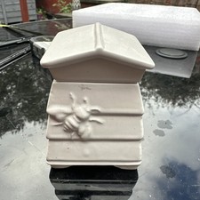 Small Beehive Shaped Porceline