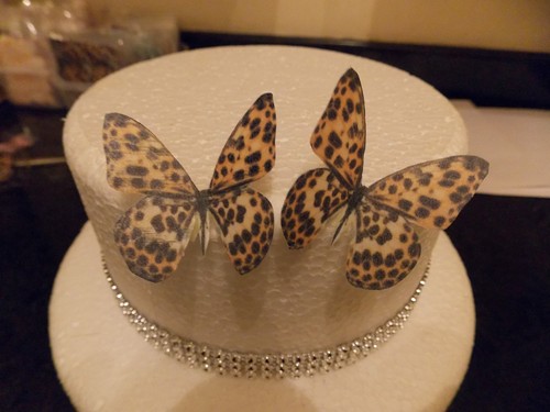 Precut leopard print edible - leopard,