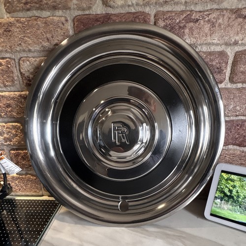 Rolls royce hub cap genuine - rolls, genuine!