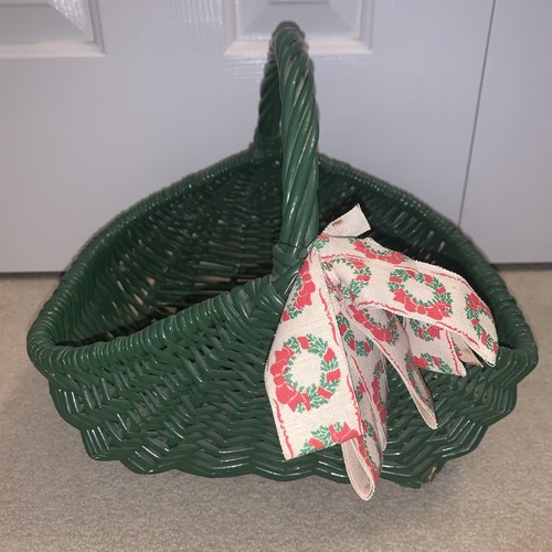Vtg 13x12x12 wicker - 13x12x12,