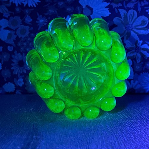 Uranium glass piano insulator - piano,