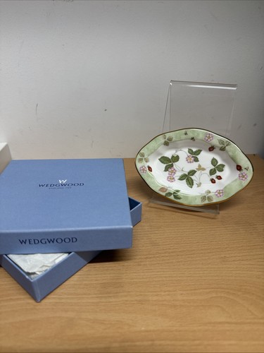 Wedgwood wild strawberry bone - wedgwood,