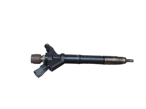 Lexus is220d fuel injector 2 - lexus,