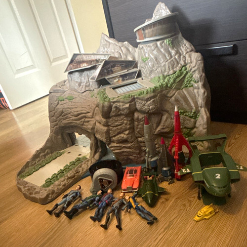 Thunderbirds tracy island - thunderbirds,