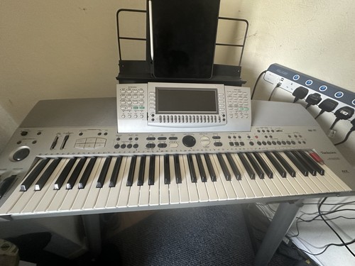 Technics kn6500 keyboard with