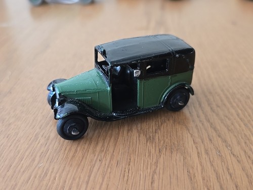Vintage early green dinky - vintage, toys
