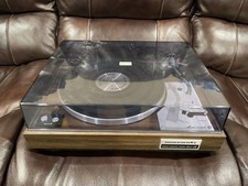 Marantz Model 6100 Turntable -
