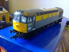 Heljan 00 gauge Class 33