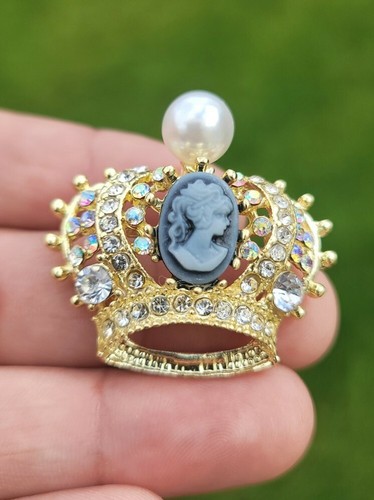 Jubilee crown brooch vintage