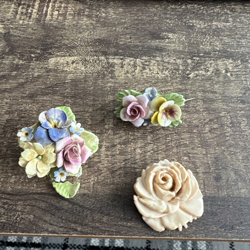 Vintage denton china brooch - denton,