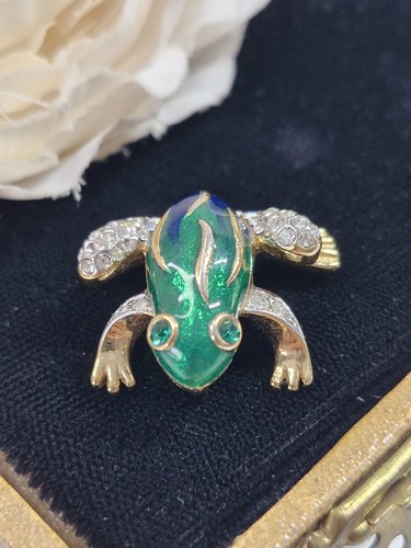 Attwood sawyer frog brooch - attwood,