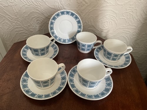 Royal tuscan charade - tuscan, cups