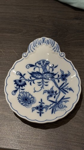 Meissen blue onion footed - blue,