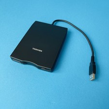 TOSHIBA 1.4 MB Floppy Disk - USB External Drive - PA3109U-1FDD