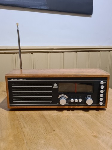 Vintage roberts rm33 radio - vintage,