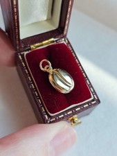 The 9ct Yellow Gold 3D Coffee