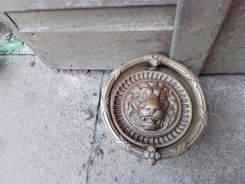 Antique vintage brass lion - antique/vintage,