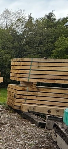 Fresh sawn oak sleepers - sawn,