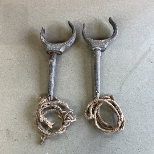 Galvanised steel boat rowlocks - galvanised,