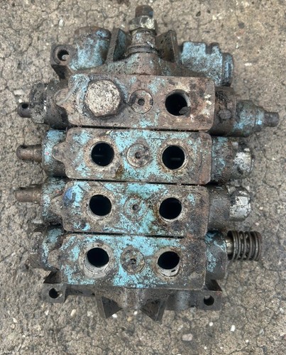 Young way spool valve block - 4,