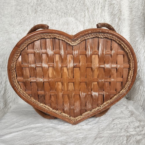 Vintage large heart wicker - vintage,