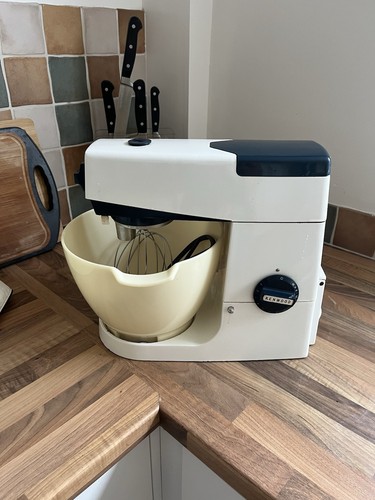 Nice vintage kenwood chef - nice,