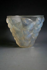 RENE LALIQUE MOISSAC OPALESCENT GLASS VASE - CIRCA 1927