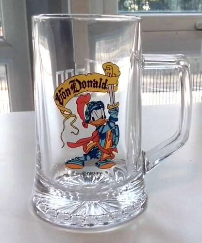 Glass donald duck knight - glass,