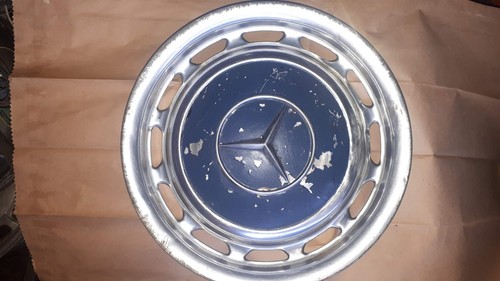 Mercedes w123 hub cap wheel - mercedes,