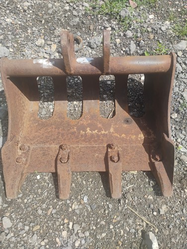 Digger riddle bucket - digger,