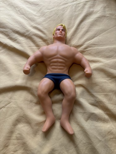 Stretch armstrong action - stretch,