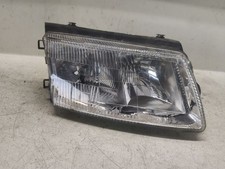 Volkswagen PASSAT B5 1999 Front right headlight headlamp UTV44317