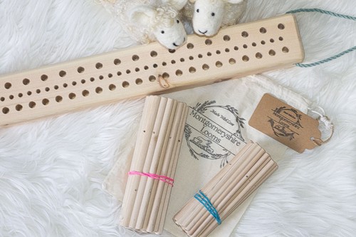 Peg loom row weaving wool - row,