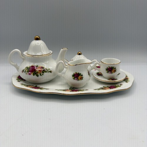Royal albert bone china - royal,