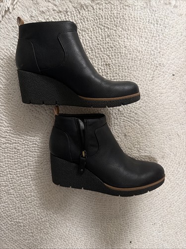New scholls womens size - new, 7